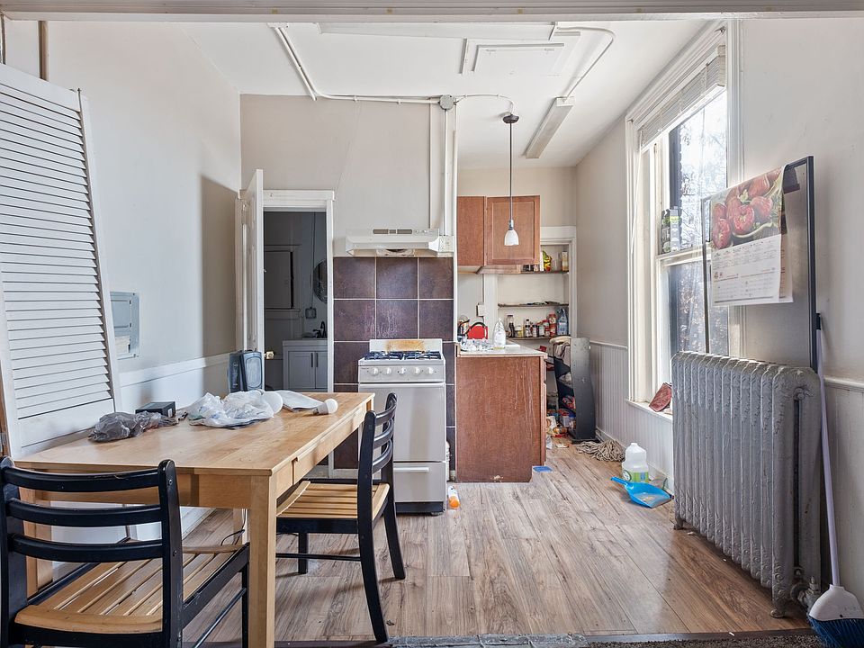 1st image of 223 Bates Ave APT 1