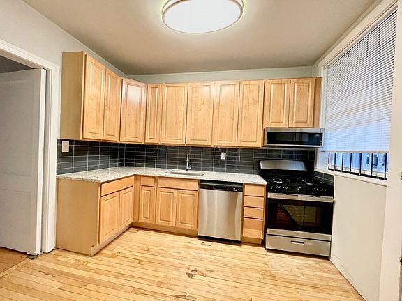 4th image of 1955 W Sunnyside Ave APT 1