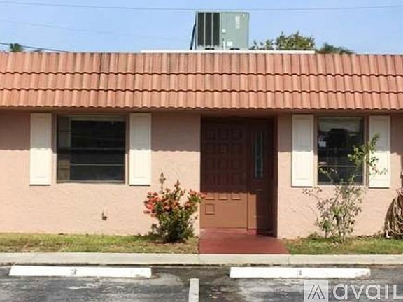 2nd image of 9 S Valencia Dr