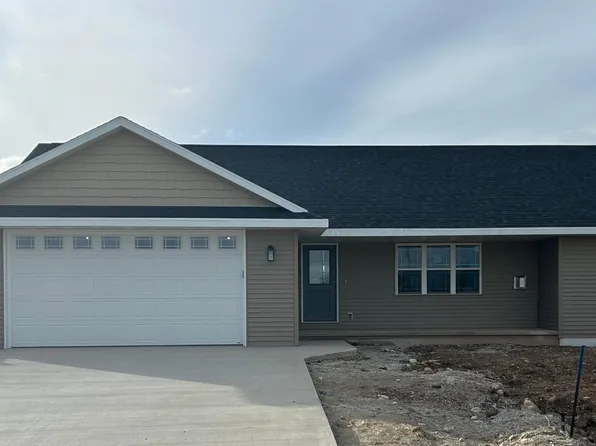 579 N Wall St, Denmark, WI 54208