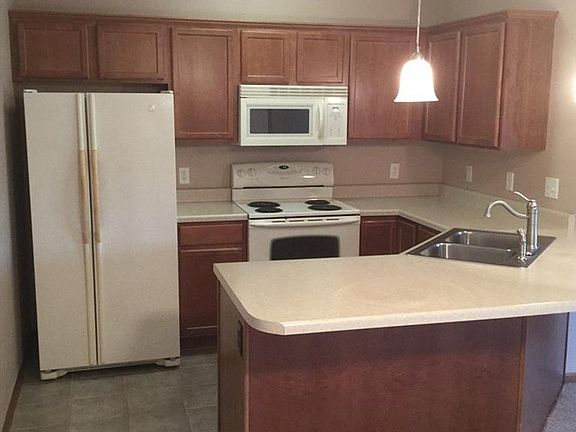 5th image of 2606 NE Oak Dr Unit 7