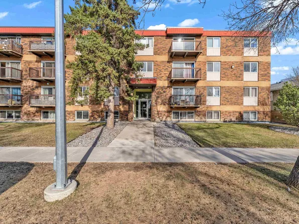 10725 111th St NW #105, Edmonton, AB T5H 3G2
