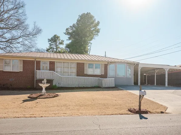 103 Plant St, Muscle Shoals, AL 35661