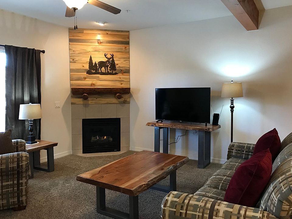 Living Room with Gas Fireplace
