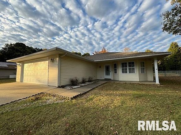 3rd image of 1402 Hannah Dr