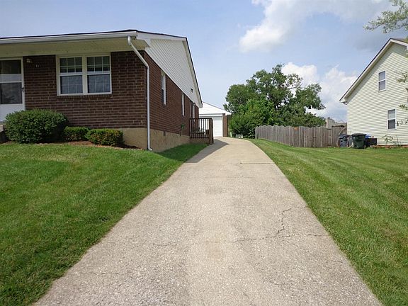 5th image of 609-611 Waxwing Way