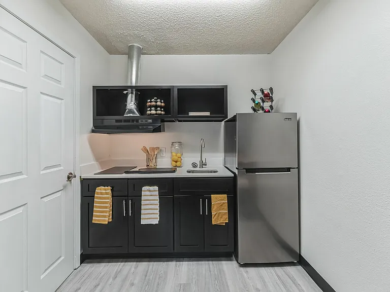 Vivo Living Willowbrook Kitchen