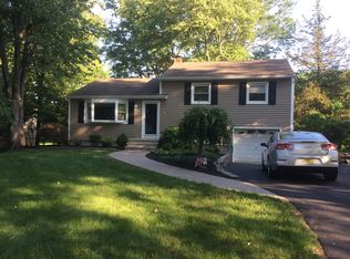 10 Handzel Rd, Whippany, NJ 07981
