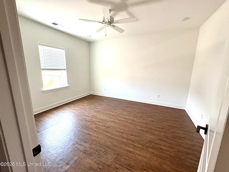 701 Southview Dr — Photo 28