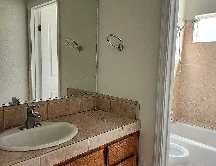1420 Deborah Ln — Photo 7
