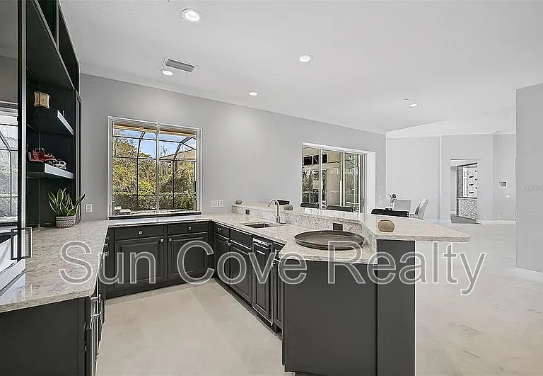 854 Macewen Dr — Photo 14