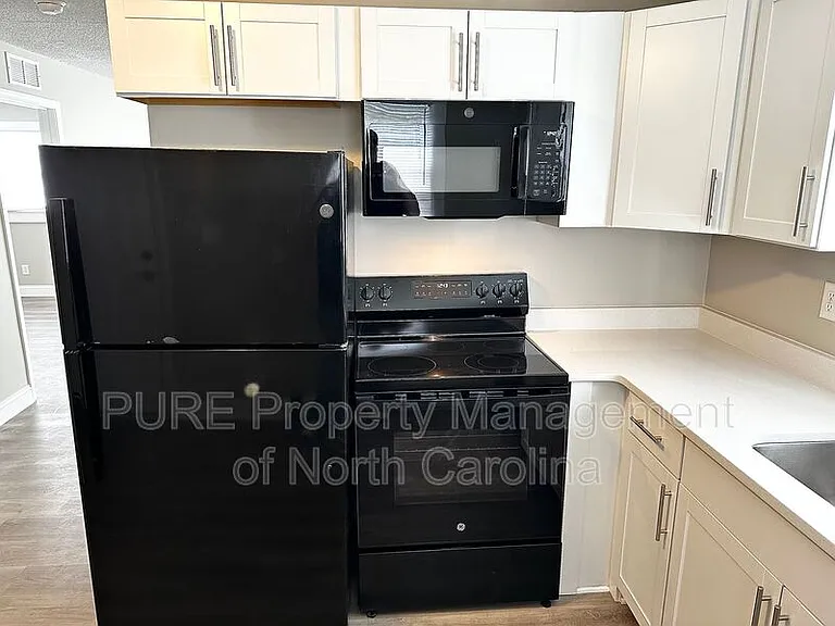 208 S Lexington Dr — Photo 7