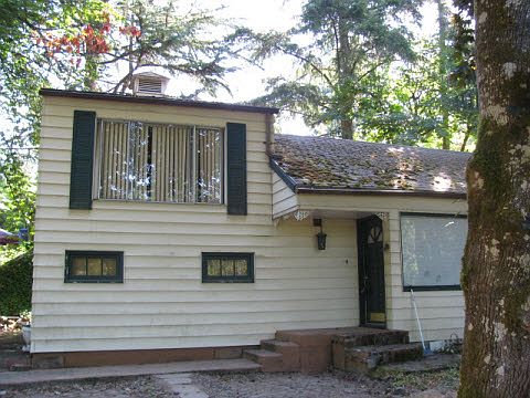 2nd image of 1022 SW Maplecrest Ct