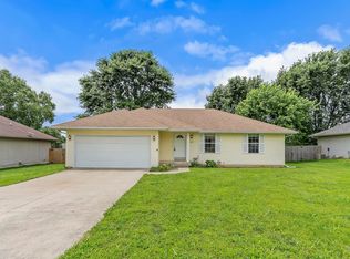 509 S Whippoorwill Dr, Strafford, MO 65757