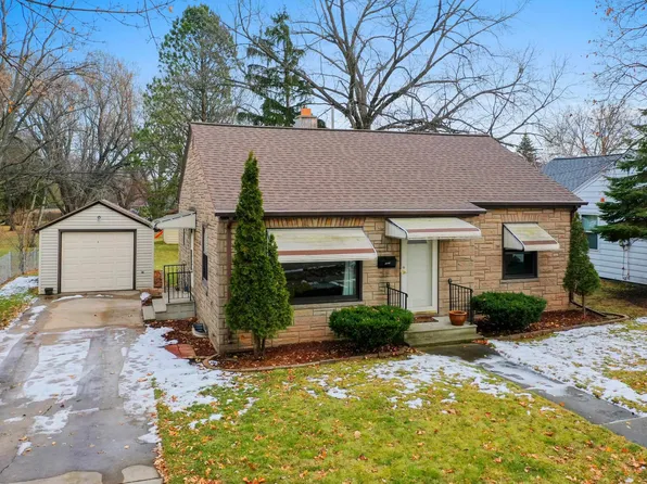 608 Park St, Green Bay, WI 54303