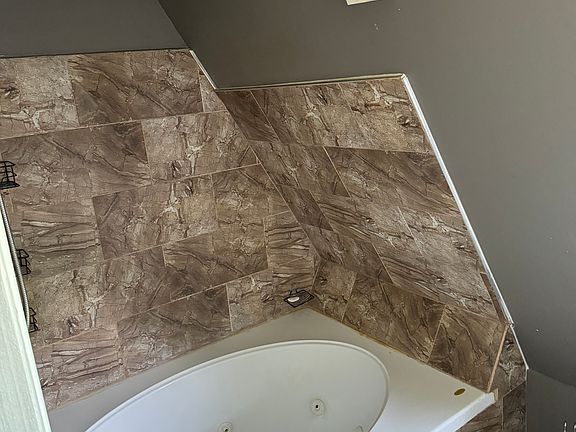 3rd image of 271 N 19th St #3