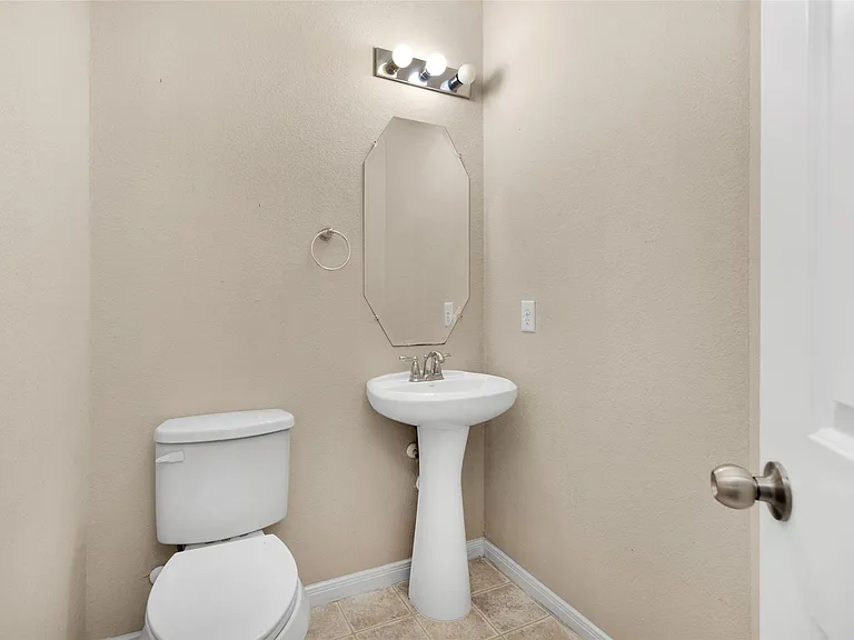 9419 Elliotts Ct — Photo 23