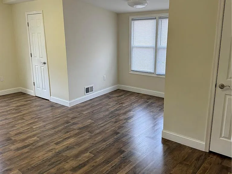 6935 Weaversville Rd E — Photo 10