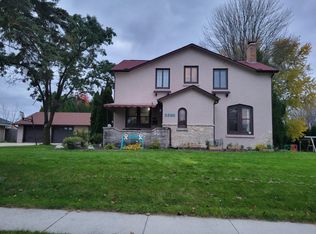 2382 S 18th St, Manitowoc, WI 54220