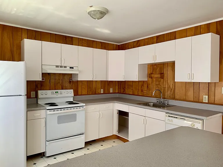 608 Willard Pl — Photo 4