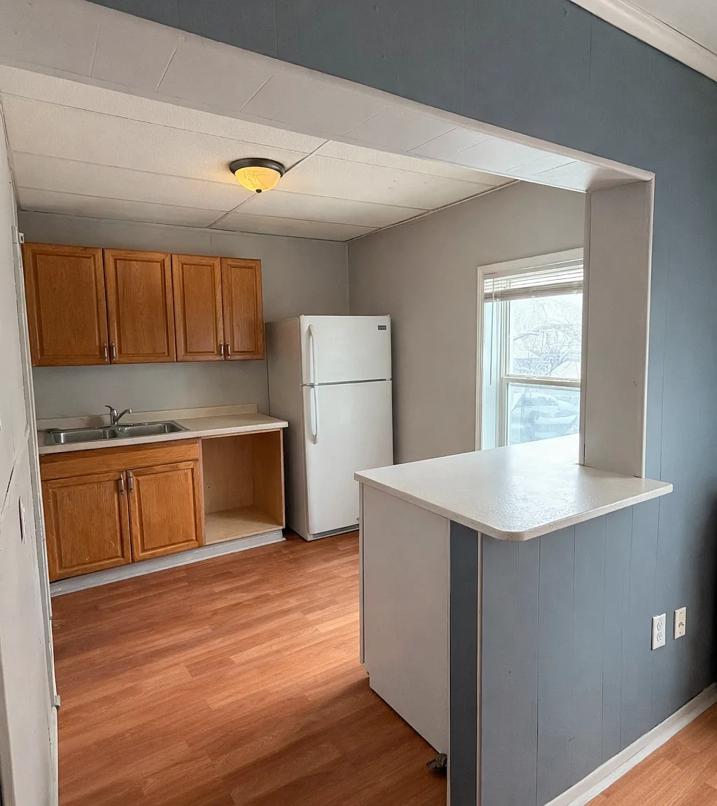 1 bed, 900 sqft, $1,200 — Photo 1