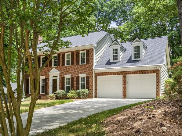 207 Parkmeadow Dr, Cary, NC 27519