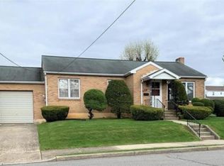 419 7th St, Whitehall, PA 18052