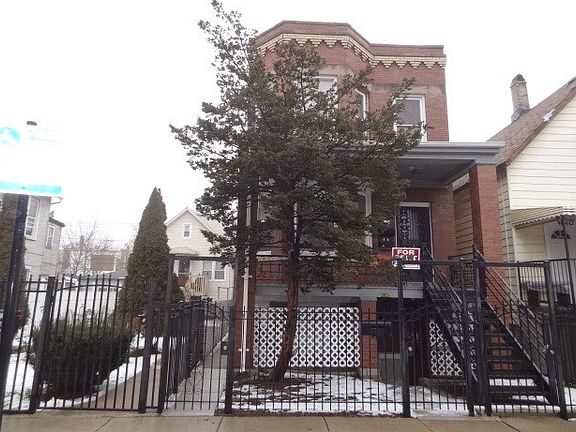 3rd image of 4142 W Potomac Ave