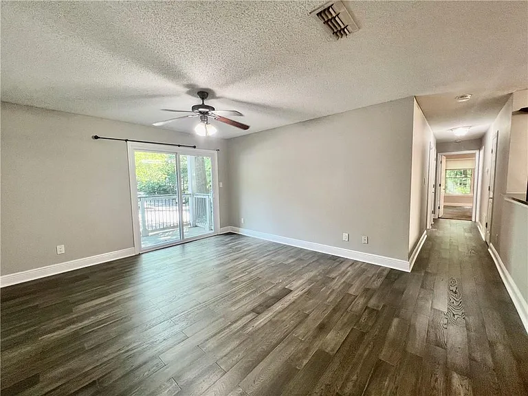 7101 Santa Fe Pkwy — Photo 2