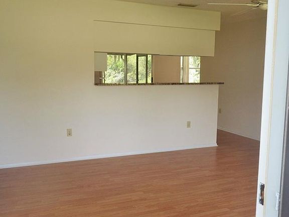 3rd image of 2287 Raywood Ave