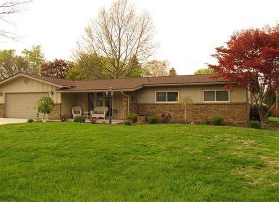 1st image of 8977 Carriage Hill Dr