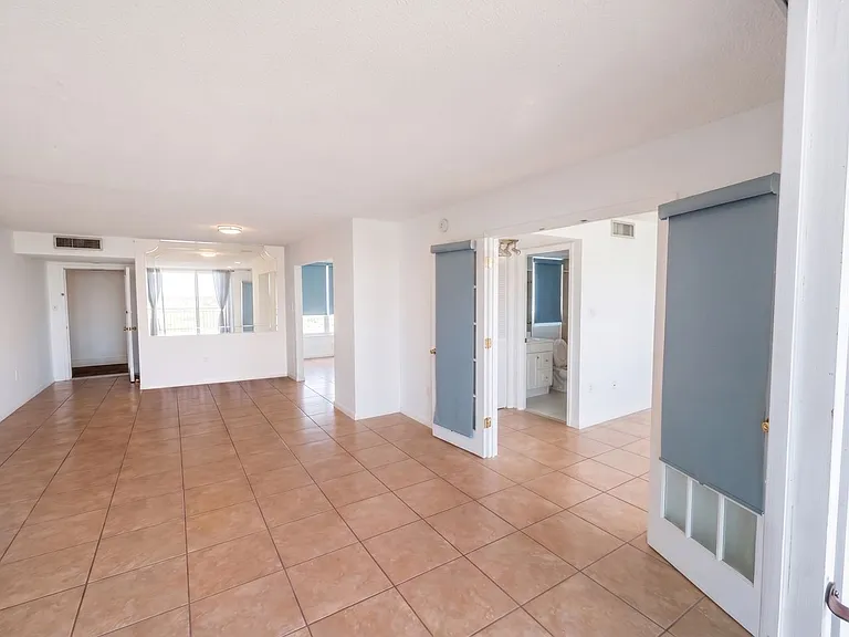 18011 Biscayne Blvd #19021 — Photo 2
