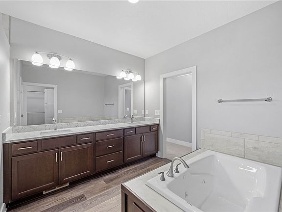 5th image of 4835 NE Seneca Dr