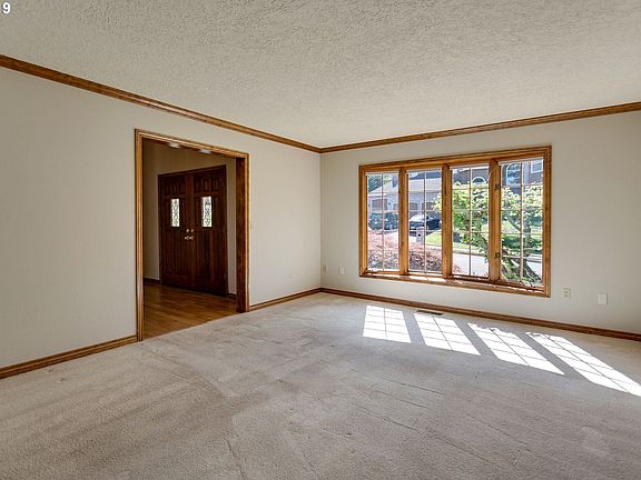 5th image of 19627 Wildwood Dr