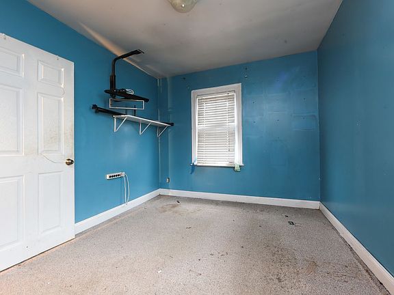 3rd image of 11828 219th St