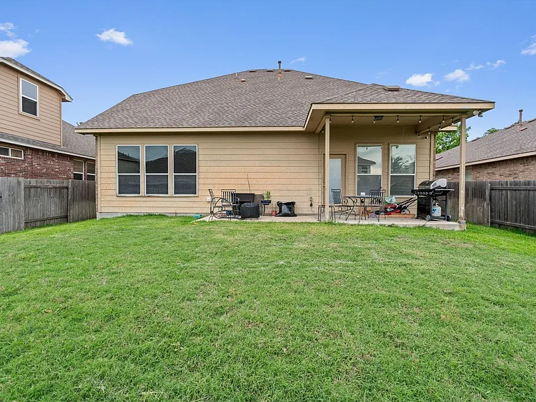 4007 Bluestone Ln — Photo 32