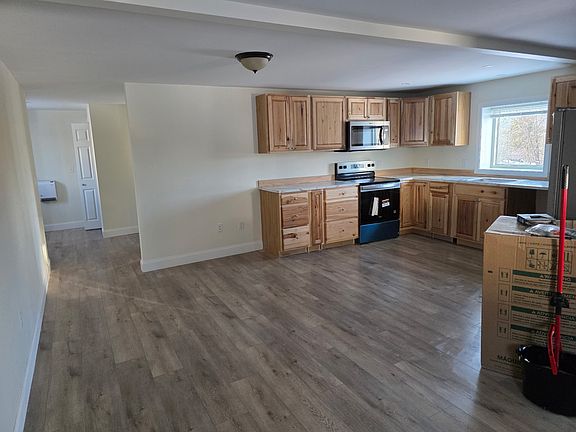 2nd image of 19 Hill Ave Unit A