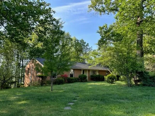 14 Oakway Ct, Troutville, VA 24175