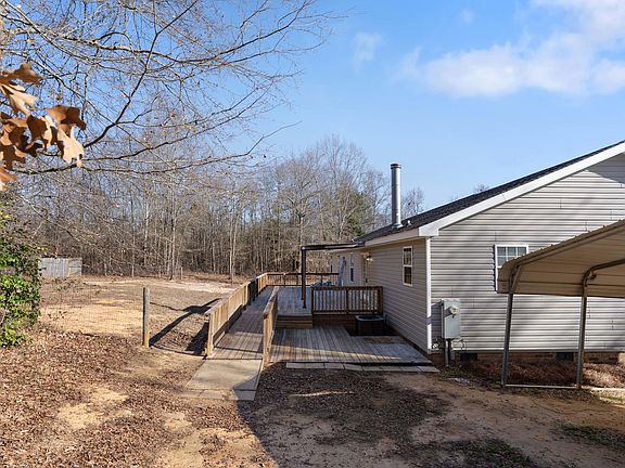 3rd image of 364 Blackstone Camp Rd