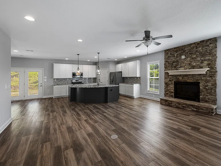 2107 Kangaroo Ln — Photo 5