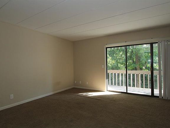 3rd image of 1792 Cherokee Dr #111