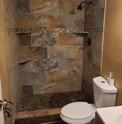 5th image of 104 E Yuciapa St