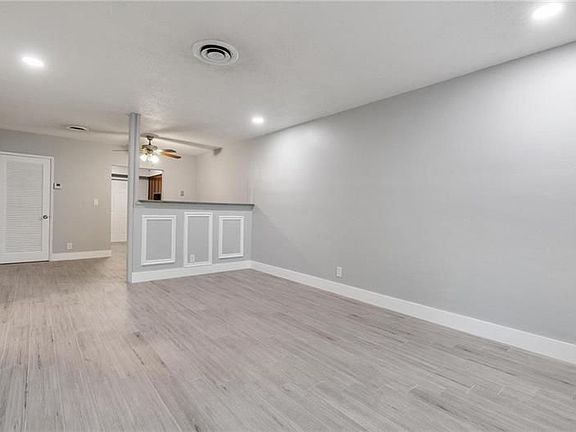 3rd image of 4305 NE 21st Ave APT 2