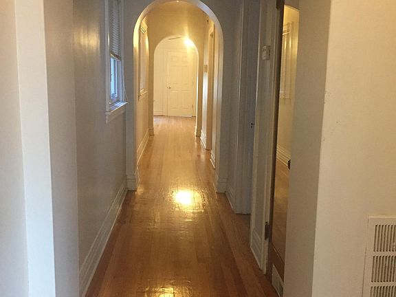 4th image of 6437 N Oakley Ave #2