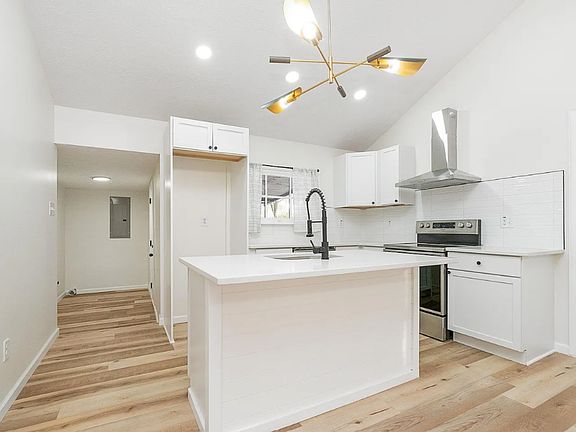 Kitchen with eat at island