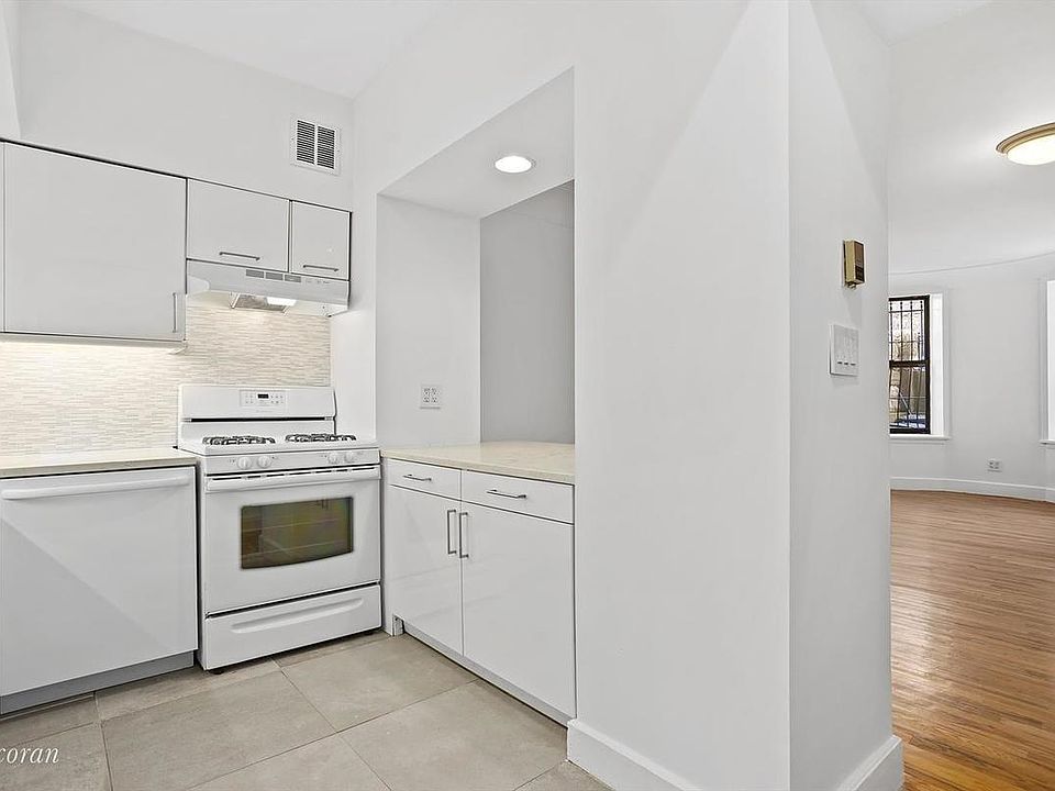 2nd image of 760 Saint Nicholas Ave APT 1
