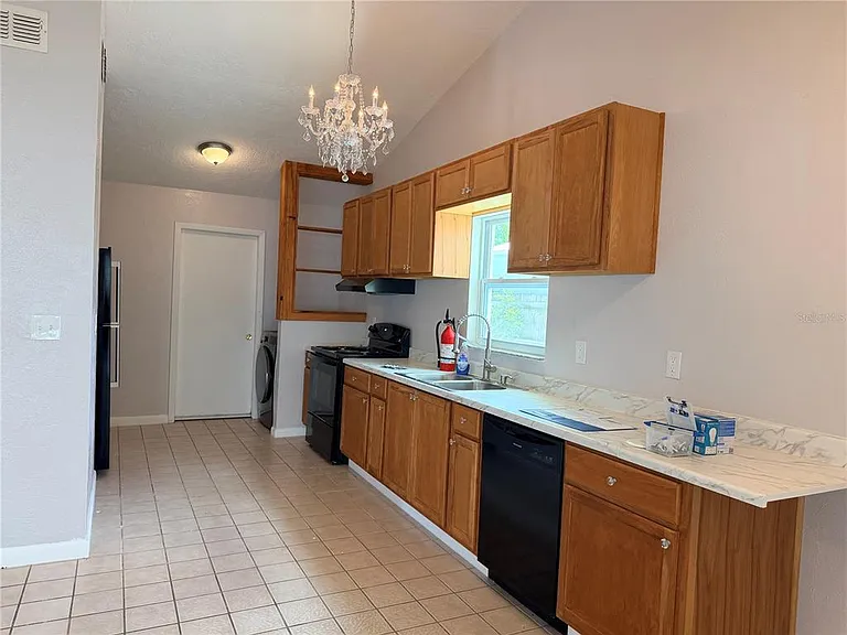 208 Flamingo Dr — Photo 4