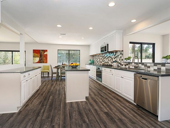 4th image of 15628 Vista Vicente Dr