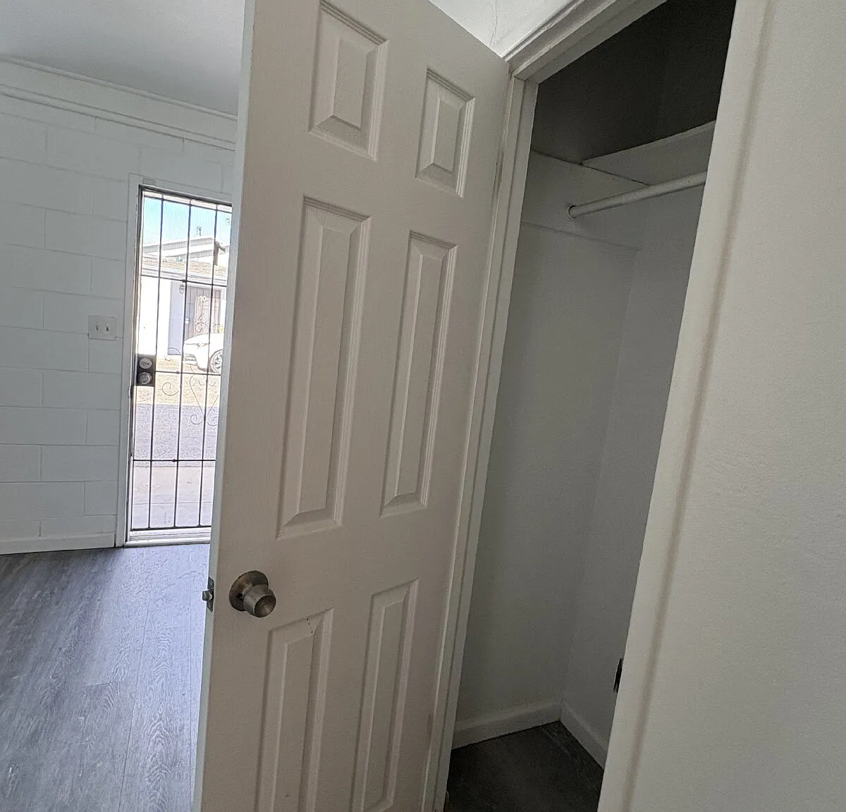 2 bed, 1.0 bath, $1,300 — Photo 3