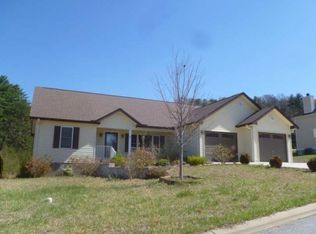 34 Silverling Dr, Asheville, NC 28806